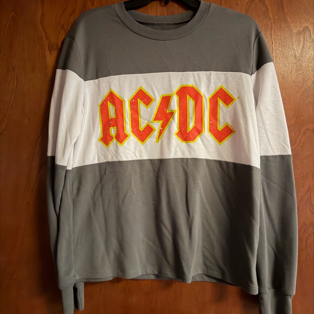 Women’s M AC/DC Long Sleeved Collegiate T Shirt Band Tee